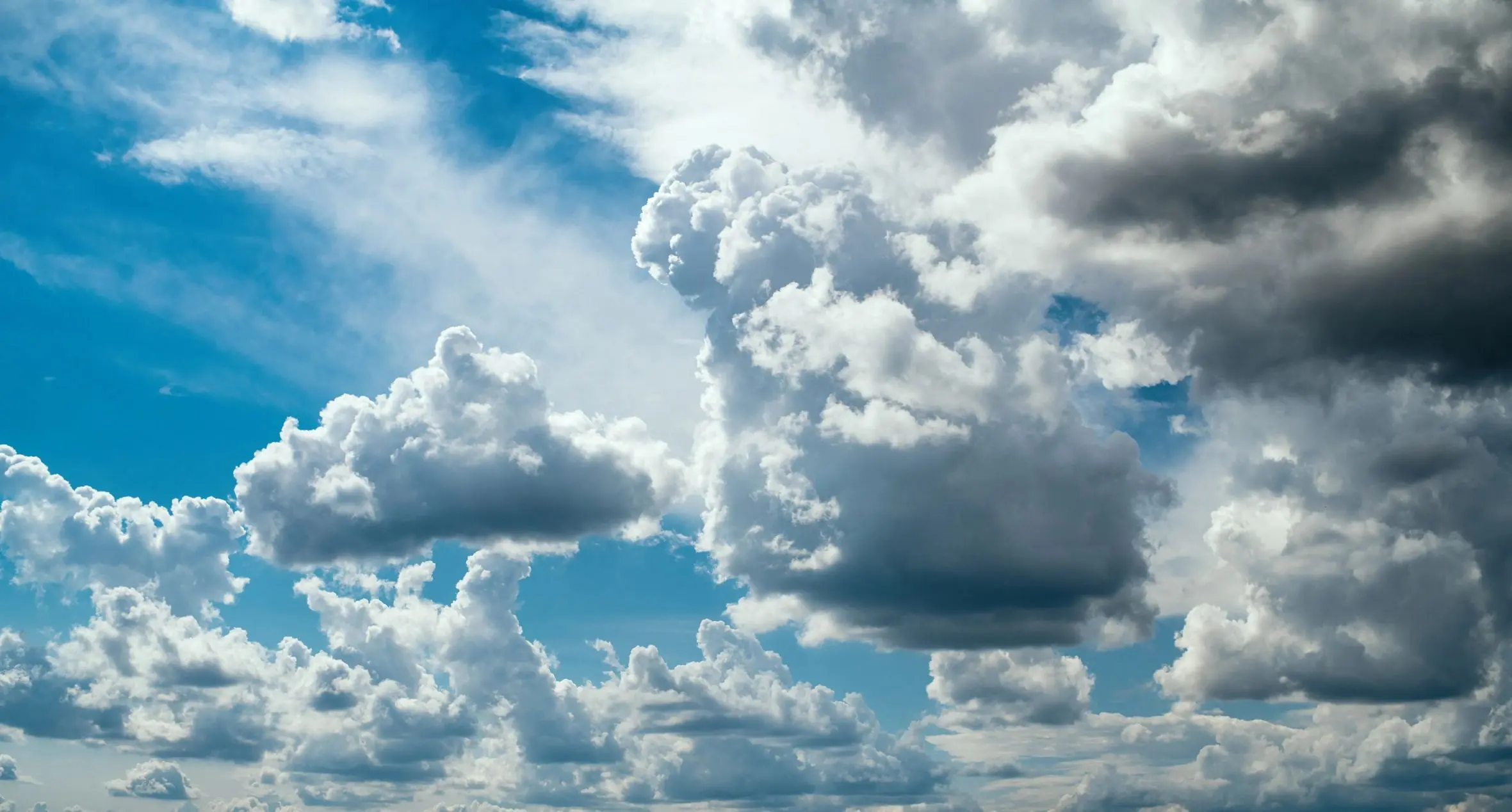 Weather Today Severe Thunderstorm Warning and Weather Radar Guide Clouds in blue sky before a storm